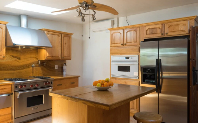 NextDoor at Dos Cabezas