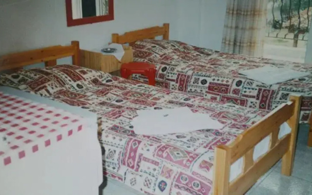 Stavros Rooms and Studios