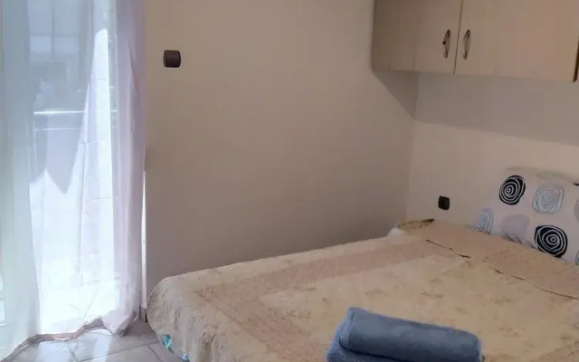 Marousi Comfy Apartment With Balcony