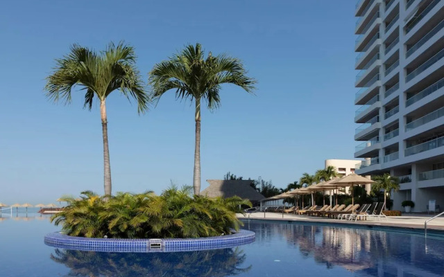 Spectacular Beachfront Garden House at Tres Mares