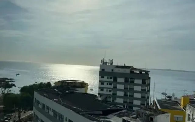 1/4, sala. Porto da Barra.