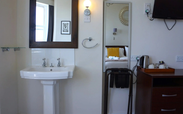 OYO Oban Hotel