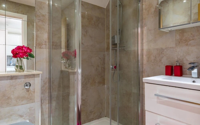 Modern 2-bedroom Apartment Near Central London