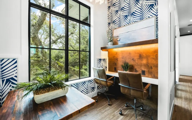 Salty Oak in Siesta Key