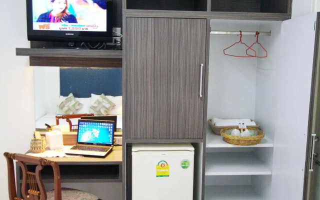 Riski Residence Bangkok