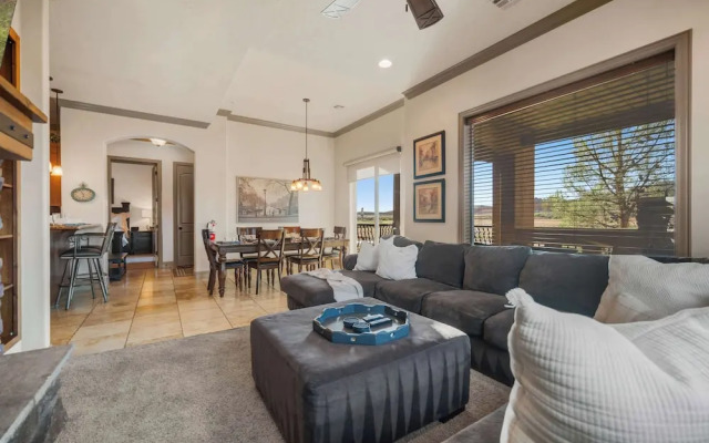 Coral Sunset Amenity-filled!