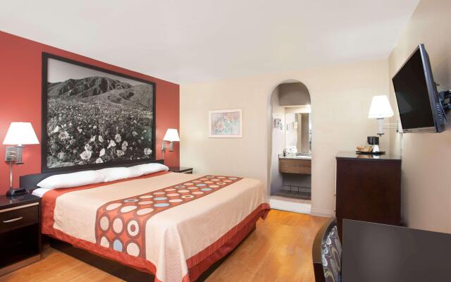 Motel 6 Pasadena, CA – Old Town Pasadena Area