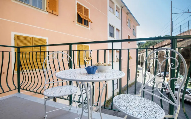 aMoneglia 2 minutes walk to the beach, PVT park