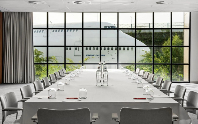 Corendon Apartments Amsterdam Schiphol Airport Hotel