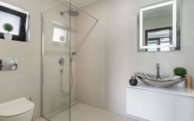 Pleasing Apartment in Crikvenica With Private Pool