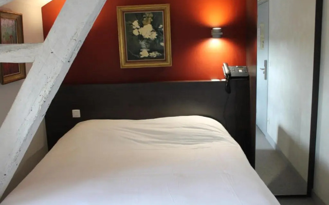 Logis Hotels  Auberge De La Tour   Hôtel Et Restaurant