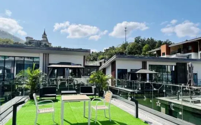 Wuzhishan Yisuli Theme Inn