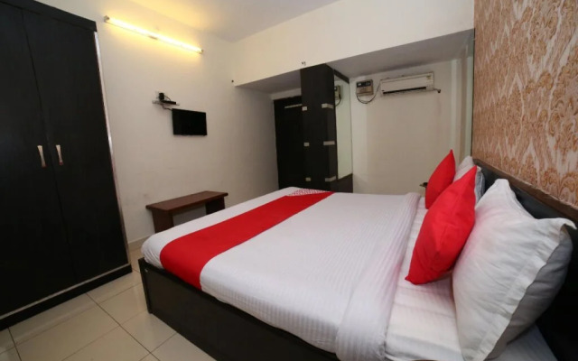OYO 15933 Hotel V Square