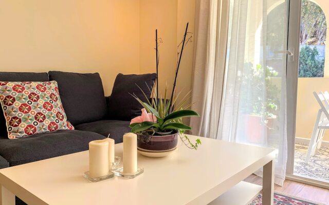 Homely Málaga Obispo con Parking