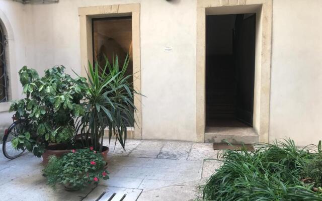 Palazzo Della Torre Room