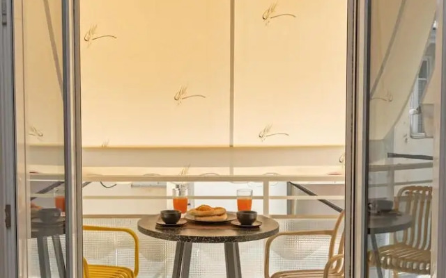 Urban Apartment in Egaleo