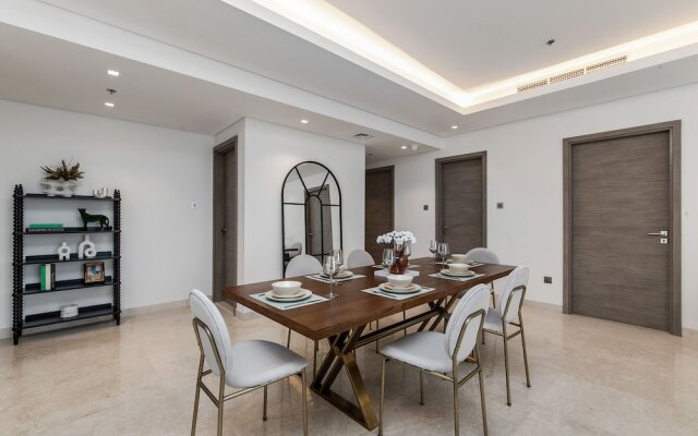 Luxe 3BR with Burj Khalifa view