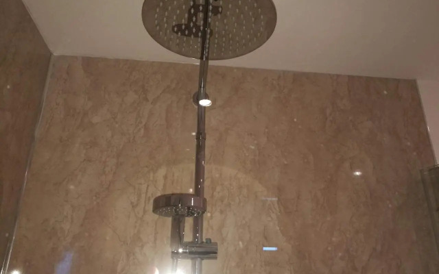 Glasgow Central Riverview Luxury Apartment (Sleeps upto 8)