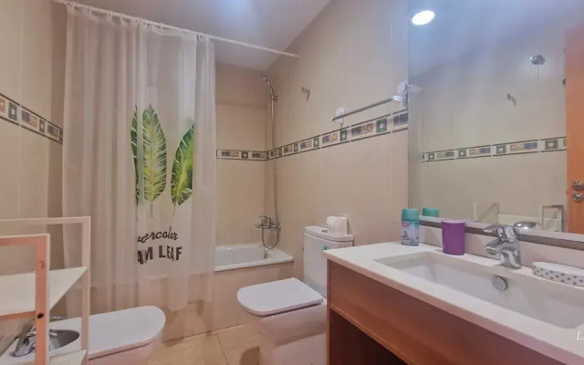 Cozy Apartment by the Sea in Lloret de Mar - Ref A090 Rene Go2llolet