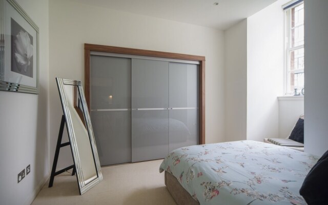 Luxury Apartment - Quartermile