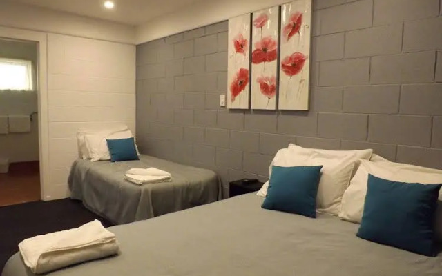 Raceway Motel