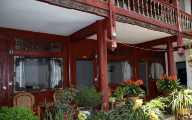 Wolong Inn