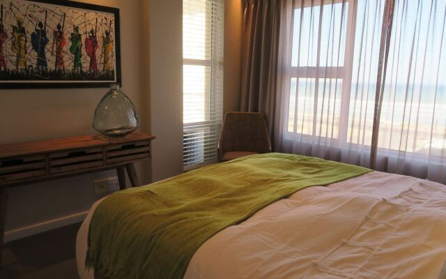 206 The Waves, Blouberg