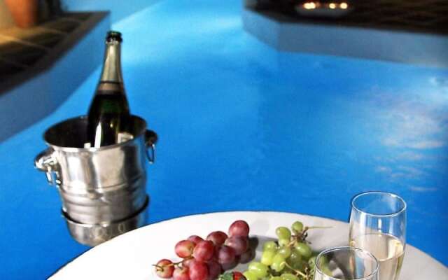 Oia Mare Villas