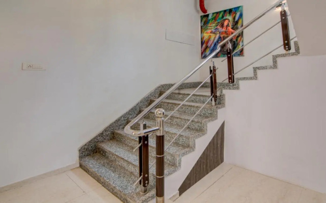 Capital O 14525 The Platinum Studio 50