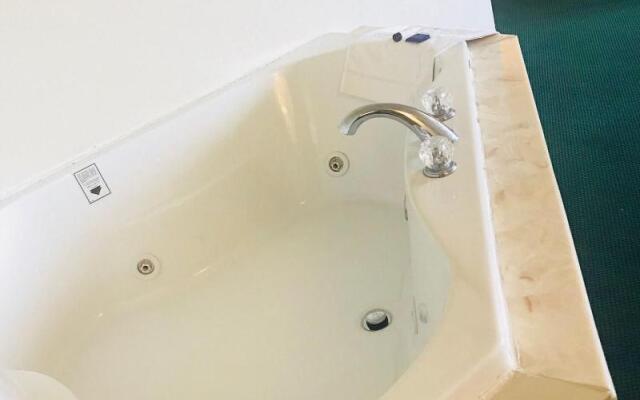 Pinckeyville Inn and Suites