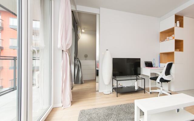 Main Trainstation one bedroom AC p4you