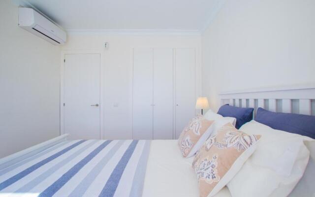 Flower Beach Suite 26