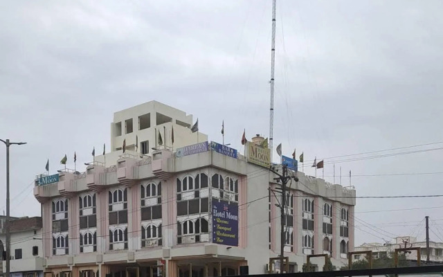 Hotel Moon
