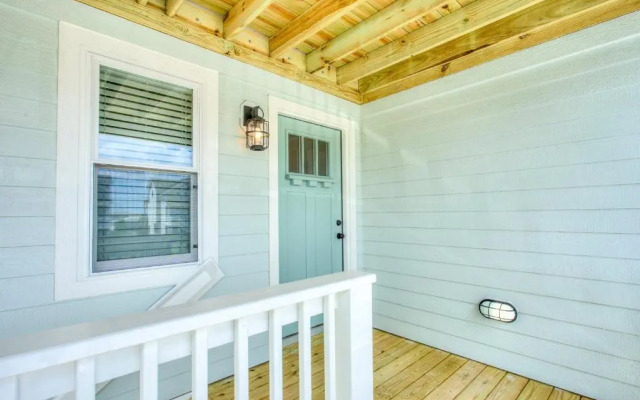 4056 - Tight Lines & Tan Lines