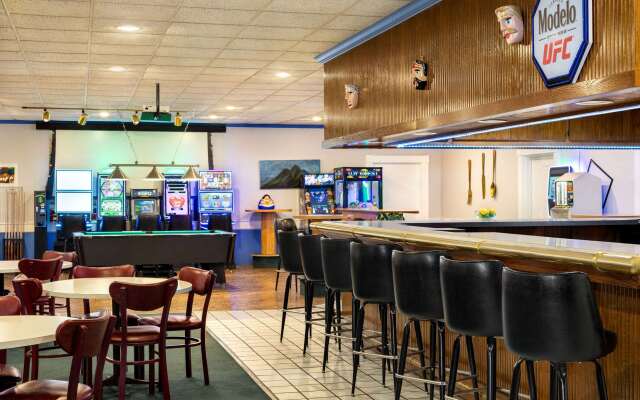 Ramada by Wyndham Richland Center