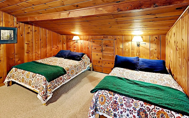 Becky's Boathouse 3BR by RedAwning