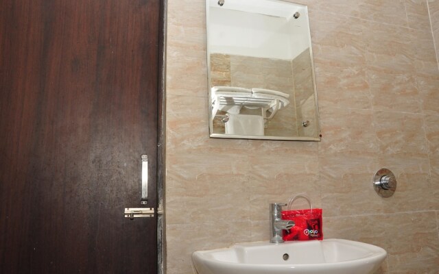 OYO 1610 Hotel Star Metro Inn