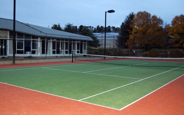 Horizons 418 - Lake Jindabyne Waterfront