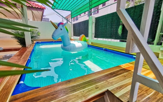 Thai Orange Villas