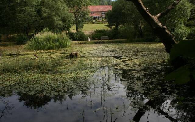 High Dalby House and Cottages