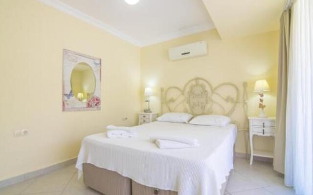 Sunset Beach Club Aqualettings Mermaid 33