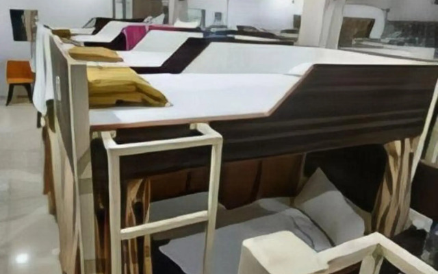 Hotel Relax AC Dormitory