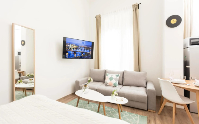 CHILL Apartments