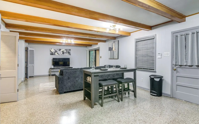 Walk to Graceland: Spacious Memphis Home!