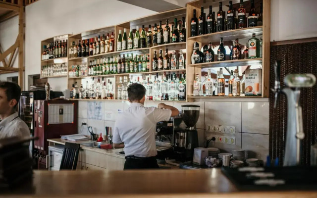 Complex turistic Han Pescaresc