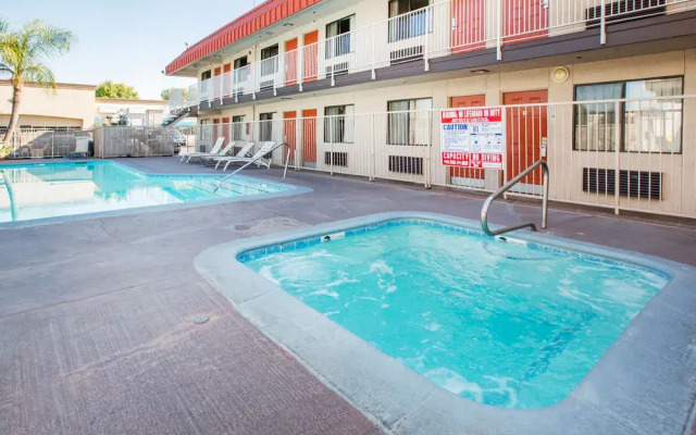 Motel 6-Fresno, CA - Yosemite Hwy