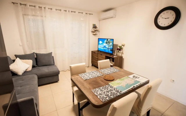 Apartment Little Violet - Balcony & Free Parking