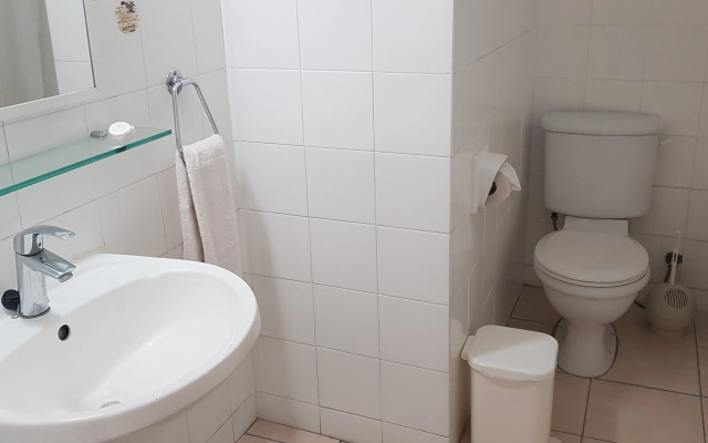 Senator Hotel Apartments - Adults Only