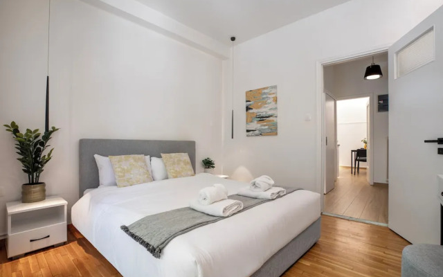 Viora Stunning Deluxe Studio in Athens