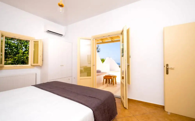 White Orchid Cave House & Studio